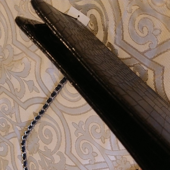 Anne Klein Black Crocodile Embossed Purse With Braided Gold Black Chain Worn 1x - Picture 4 of 6